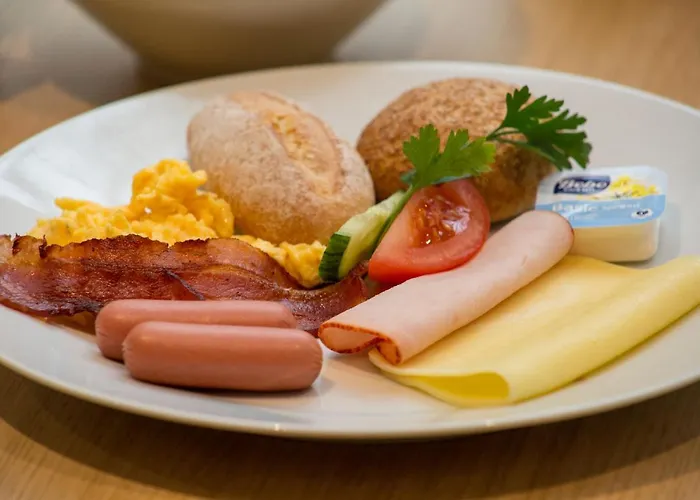 Park מלון דירות 4*