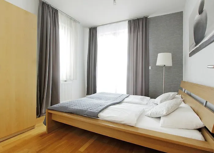 מלון דירות Park 4*